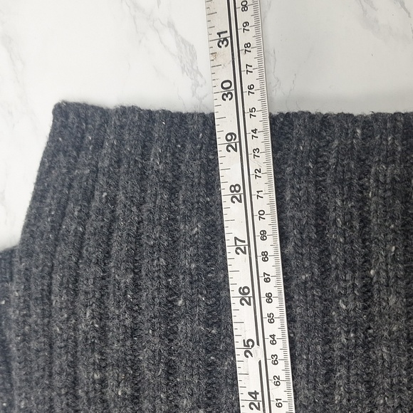 Exquisite Lambswool Tie-Front Sweater with a Luxurious Long Collar Size Small - Picture 10 of 13